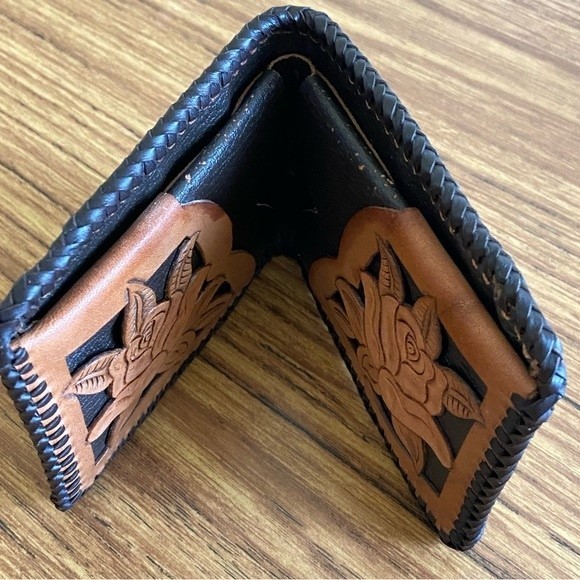 Bi-Fold Leather Wallet - Picture 6 of 7